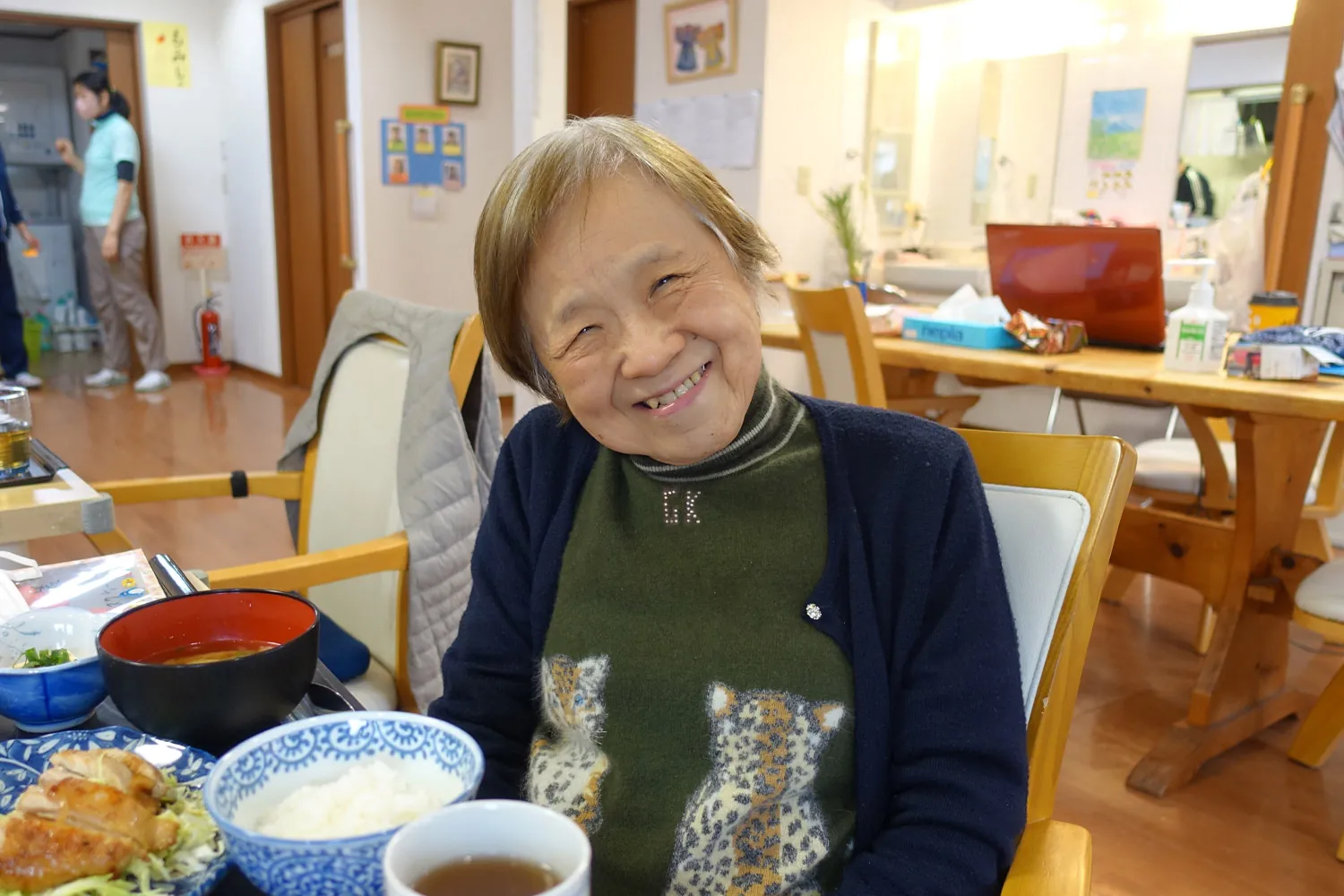 食事を楽しむ利用者さま